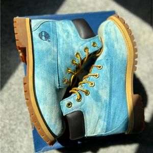 Exclusive Timberlands.